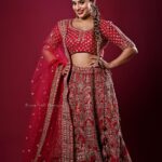 Maninath Chakravarthy Instagram - bride in red¿ @rojan_nath @meeramax_makeupartist_ @fatiz_official @parakkat_jewels @studio_maxxo