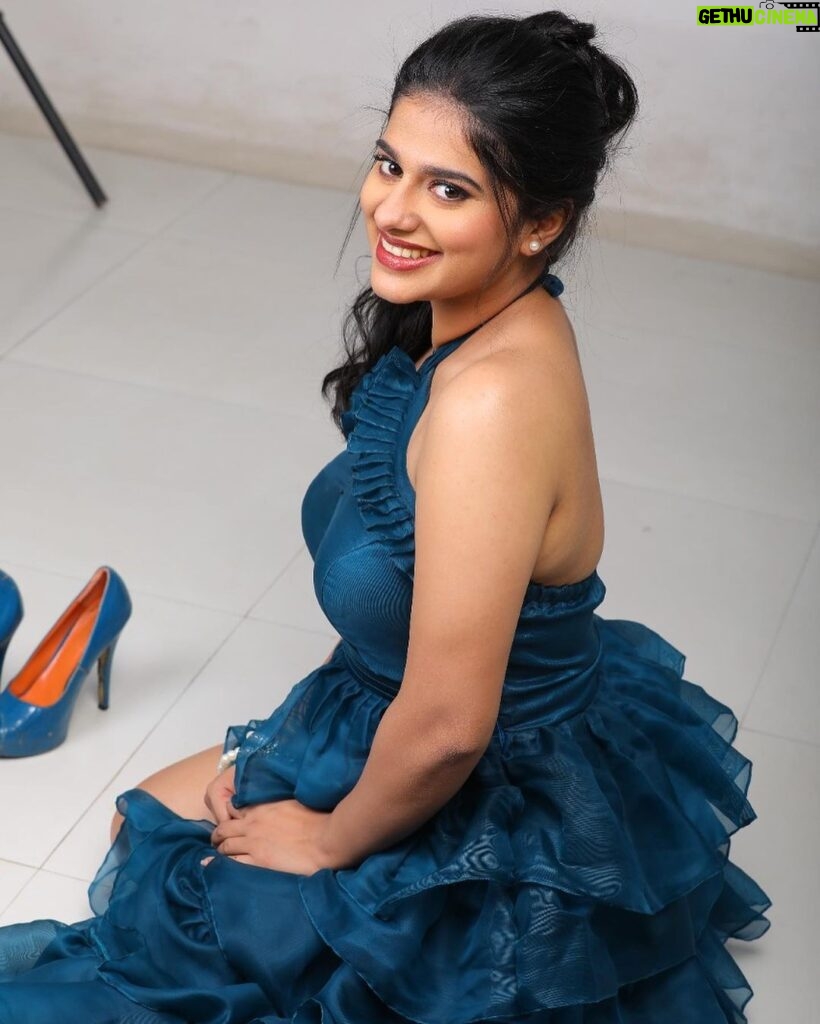 Maninath Chakravarthy Instagram - The bigger the heels, the closer to God @sureshsuguphotography @cameella_boutique @ajayjohns2018 @johnsoncinepro