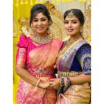 Manjula Paritala Instagram - I love #us 👭 I love you Darling @paritala_manjula_official 💋🫠🫠🫠 By the way guys whom do you like Us as 😉?? Nithya n Malthi in #vontarigulabi serial or Mahalakshmi n madhumitha in #seetheramudikatnam 🤷🏻‍♀️🙊🙊 #sister #love #sisterfromanothermother #bts #vontarigulabi #geminitv #zeetelugu #seetheramudikatnam Hyderabad