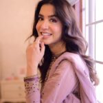 Mansha Pasha Instagram - This Eid, I’m feeling like a true Pakistani fashionista in Asim Jofa’s stunning ensembles that capture the essence of our culture. Mera pasandeeda jora by asim jofa! @asimjofa @iamasimjofa #asimjofa #iwearasimjofa #merapasandeedajora #eidedit #eidday #eid #celebration #ebrahimjaliawala #styledbyebrahimjaliawala #EmbroideredCollection #eidwear #eidoutfit #eidspecial #eidoutfitinspo #eidmubarak #outfitoftheday #eiduladha #pakistanifashion #trending Styled by @ebrahimjaliawala Shoes @paradoxlondonpk Videographer @mmfilmsstudio