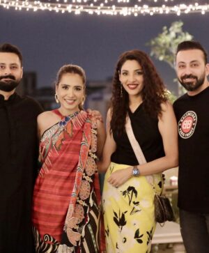 Mansha Pasha Instagram - Love all around ❤️
