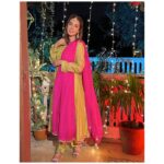 Mansha Pasha Instagram - Fancy Fridays 💐💐