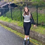 Mansha Pasha Instagram - Pink flowers 🌸 and wet roads 🌦️