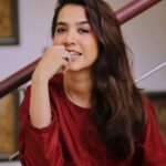 Mansha Pasha Instagram - Live ‘hair’ and there as well 😊