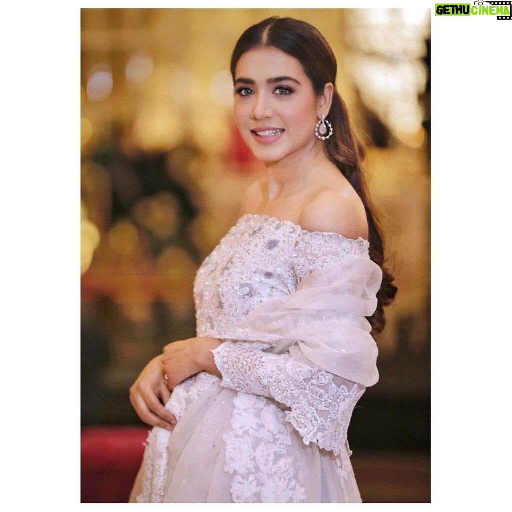 Mansha Pasha Instagram - At Areebas wedding ♥ Wearing @zainabsalmanstudio makeup @beenishparvez_official jewels @esfirjewels Styling @arshc @styledbyarshc