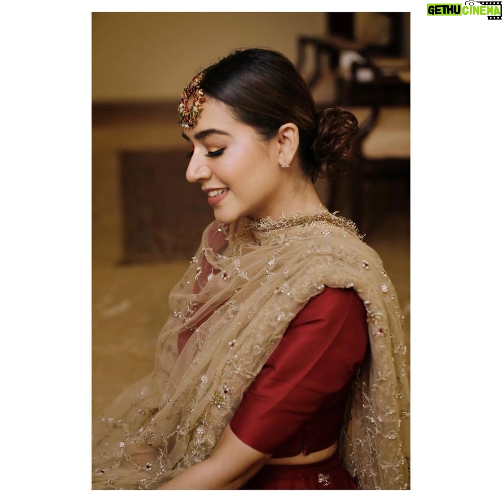 Mansha Pasha Instagram - Wedding season @mehr.saad @omorose.couture @beenishparvez_official