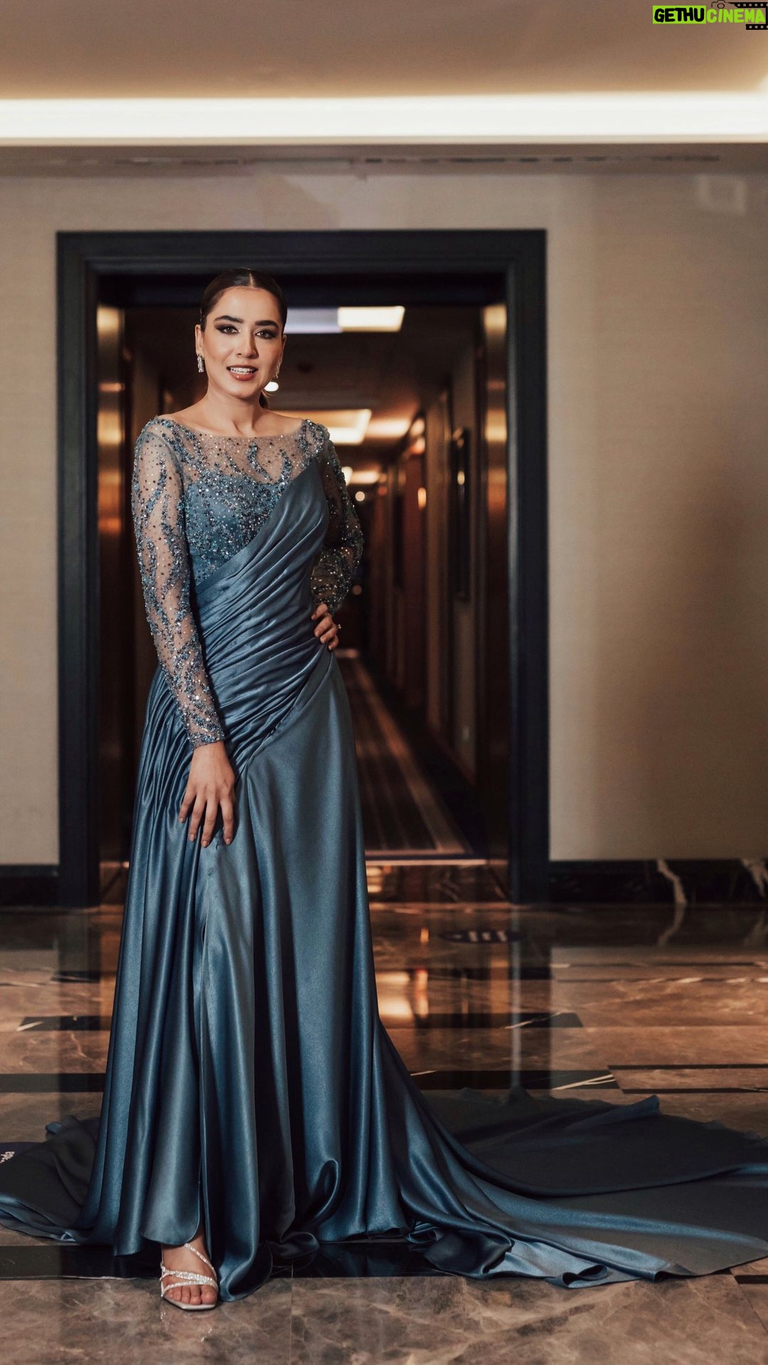 Mansha Pasha Instagram - We can’t get over this customised look we designed for IPPA’s Style Icon of the Year, Mansha Pasha. Wishing her all the best for her upcoming film ‘Kahay Dil Jidhar’ ⭐️ 👗: @ayesmodacouture 🧚♀️: @sananver 💄: @ahmetaydenizmakeup 💇♀️: @ibrahimyigitalphair 💎: @allurebymht 📸: @mucahitguneyofficial @ManshaPasha #ManshaPasha #ayesmodahautecouture #KahayDilJidhar
