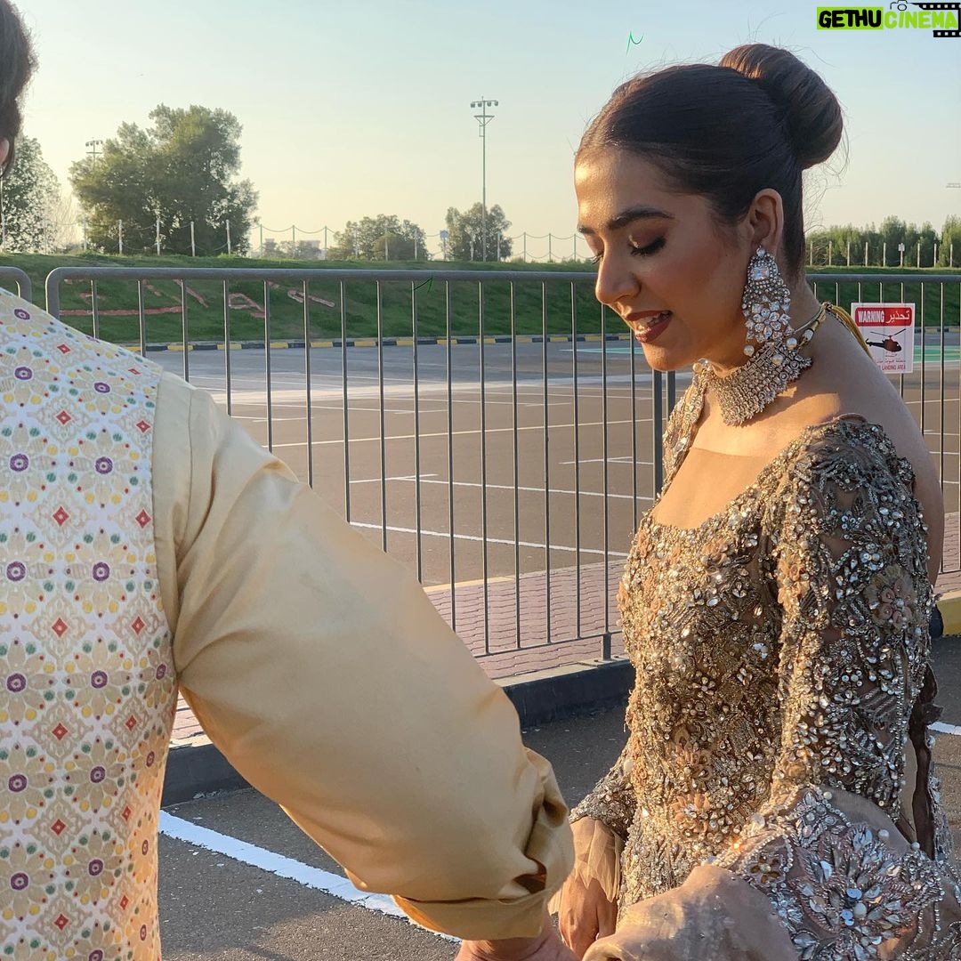 Mansha Pasha Instagram - It ain’t easy being a runaway bride 👰♀️