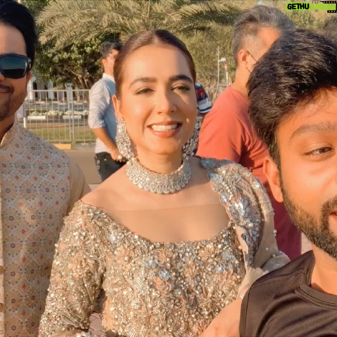 Mansha Pasha Instagram - It ain’t easy being a runaway bride 👰♀️
