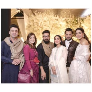Mansha Pasha Instagram - At Areebas wedding ♥️ 

Wearing @zainabsalmanstudio makeup @beenishparvez_official jewels @esfirjewels 
Styling @arshc @styledbyarshc