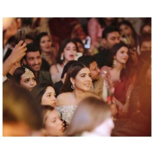 Mansha Pasha Instagram - At Areebas wedding ♥️ 

Wearing @zainabsalmanstudio makeup @beenishparvez_official jewels @esfirjewels 
Styling @arshc @styledbyarshc
