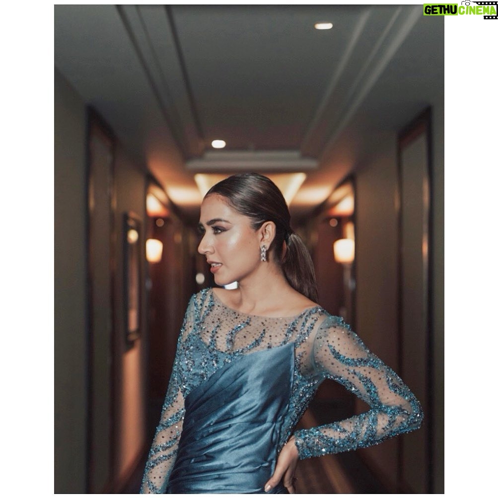 Mansha Pasha Instagram - Wore this absolutely beautiful customised piece for the IPPA. Felt like an absolute dream in it! 👗: @ayesmodacouture 🧚‍♀️: @sananver 💄: @ahmetaydenizmakeup 💇‍♀️: @ibrahimyigitalphair 💎: @allurebymht 📸: @mucahitguneyofficial