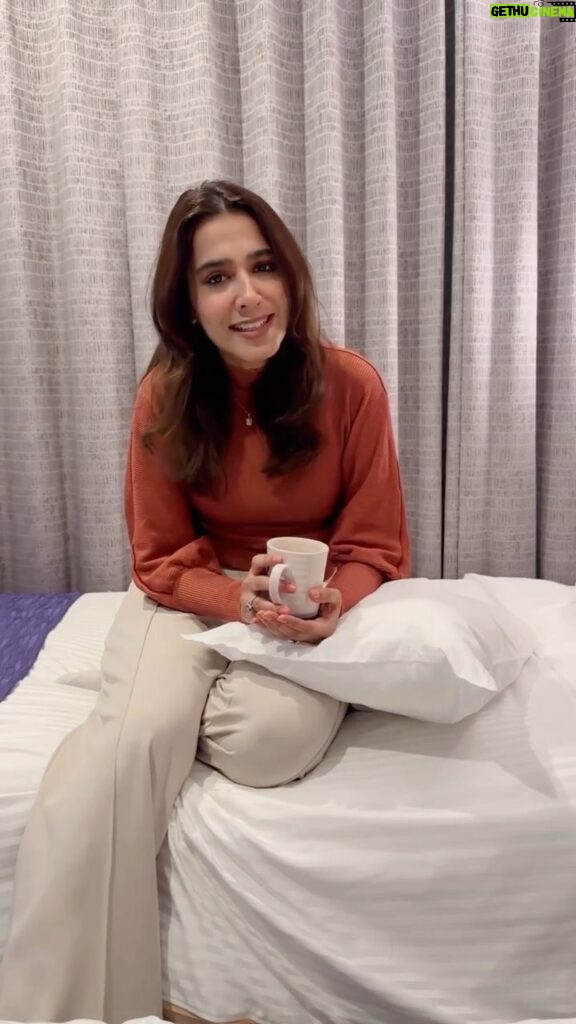 Mansha Pasha Instagram - The new Brooke Bond Supreme AD instantly took me a trip down memory lane, reminding me of the countless times I’ve used the power of a cup of tea to get my way with my parents, because let’s face it, chai is the ultimate persuader. So keep taking that sip of nostalgia, and don’t forget - chai ka sunehra rung, jamaey apnapan. #HarRungHaiSunehra #brookebondsupreme @supremepk_official
