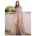 Mansha Pasha Instagram - Love this gorgeous saree! Tena u are amazing 😘 @tenadurrani @allurebymht @nabila_salon @adil_khan28