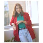 Mansha Pasha Instagram - Remember the days that were cold enough to wear jackets 😖😔🥵