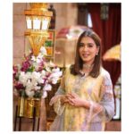 Mansha Pasha Instagram - Chand raat Mubarak everyone 💖 Eid eik din jaldi aagaye😉 hope everyone is all prepped for Eid tomorrow 🌜 @ammarakhanatelier @kohar_jewel @beenishparvez_official