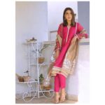 Mansha Pasha Instagram - All dressed up and ready for Jeeto Pakistan @nidaazweratelier @sananver @allurebymht @beenishparvez_official @adil_khan28