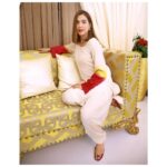 Mansha Pasha Instagram - Red lips never do you wrong @shashas.official @adil_khan28