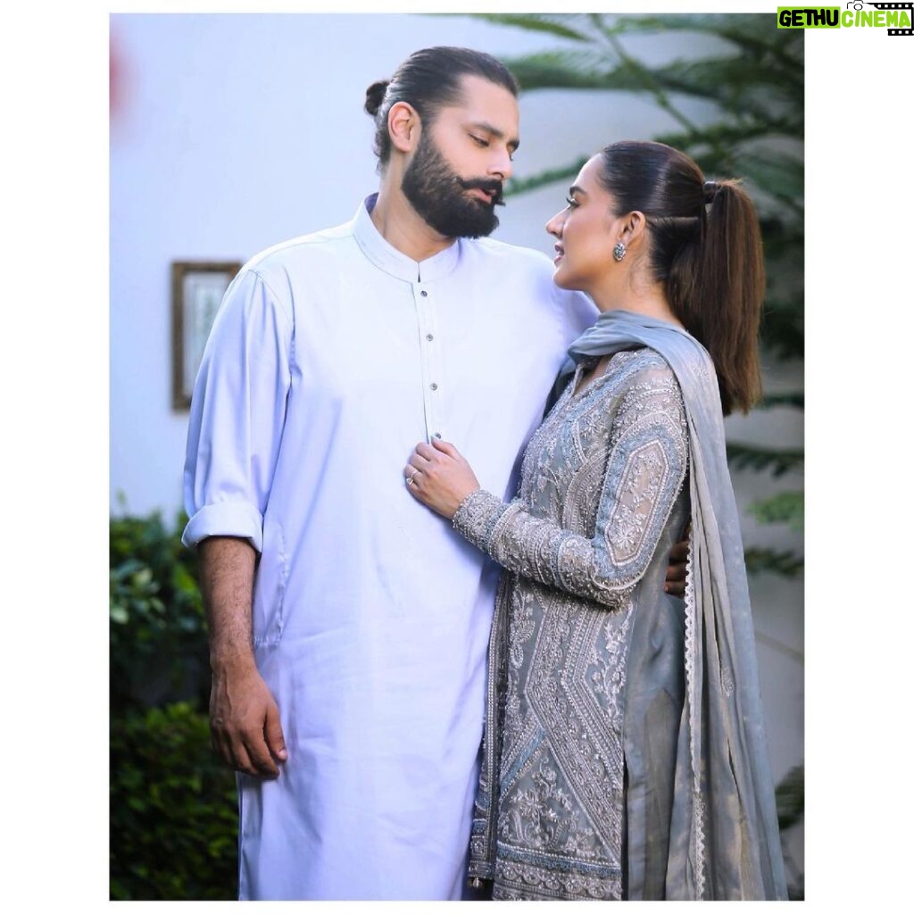 Mansha Pasha Instagram - Our first Eid as a nikkaofied couple 💕 Eid Mubarak everyone 🥰 @hayanehdiyaofficial @sananver @sherezadjewellery @bryan.makeupartist1 @nabila_salon @adil_khan28