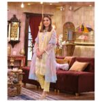 Mansha Pasha Instagram - Chand raat Mubarak everyone 💖 Eid eik din jaldi aagaye😉 hope everyone is all prepped for Eid tomorrow 🌜 @ammarakhanatelier @kohar_jewel @beenishparvez_official