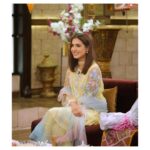 Mansha Pasha Instagram - Chand raat Mubarak everyone 💖 Eid eik din jaldi aagaye😉 hope everyone is all prepped for Eid tomorrow 🌜 @ammarakhanatelier @kohar_jewel @beenishparvez_official