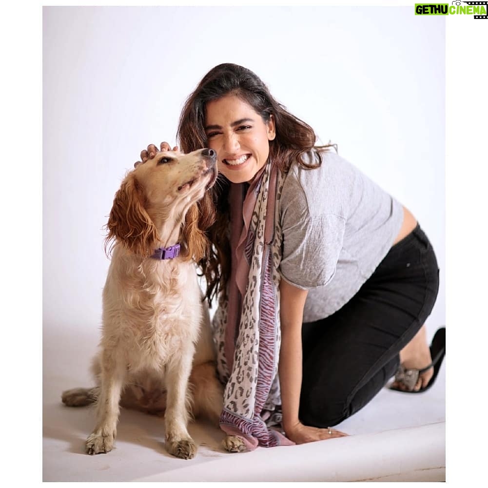 Mansha Pasha Instagram - Everyday should be a hug a pet day