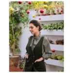 Mansha Pasha Instagram - Festive all year round 🎊 Love this customised outfit by @mirer.official styled by @sanaparekh and makeup by @rajankhokarofficial @nabila_salon Shot by @adil_khan28