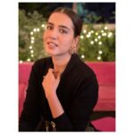 Mansha Pasha Instagram - Starlight 🌟 Earrings @azaijewels.official @arshc Shoes @speed.online @pedroshoes_official