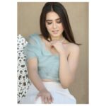 Mansha Pasha Instagram -