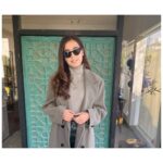 Mansha Pasha Instagram - It’s cold in Karachi (for us Karachiites anyway 🤪) Hope you all have a wonderful day today, on the birthday of our nations father. Happy Birthday Quaid and A Merry Christmas to all those celebrating 🌲 HMU @beenishparvez_official