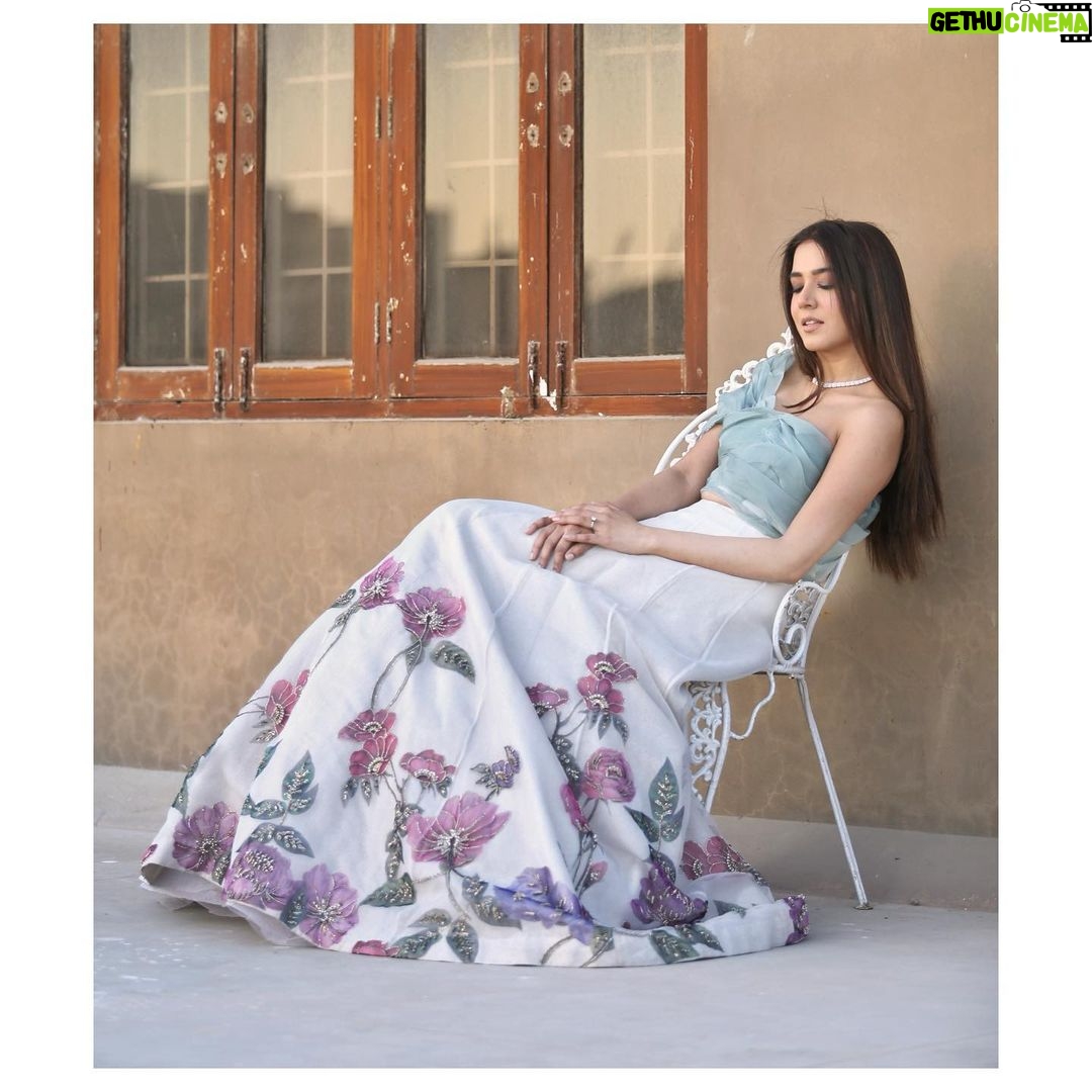 Mansha Pasha - 40K Likes - Last post of 2020
Hope 2021 treats everyone kindly. Happy New Year!