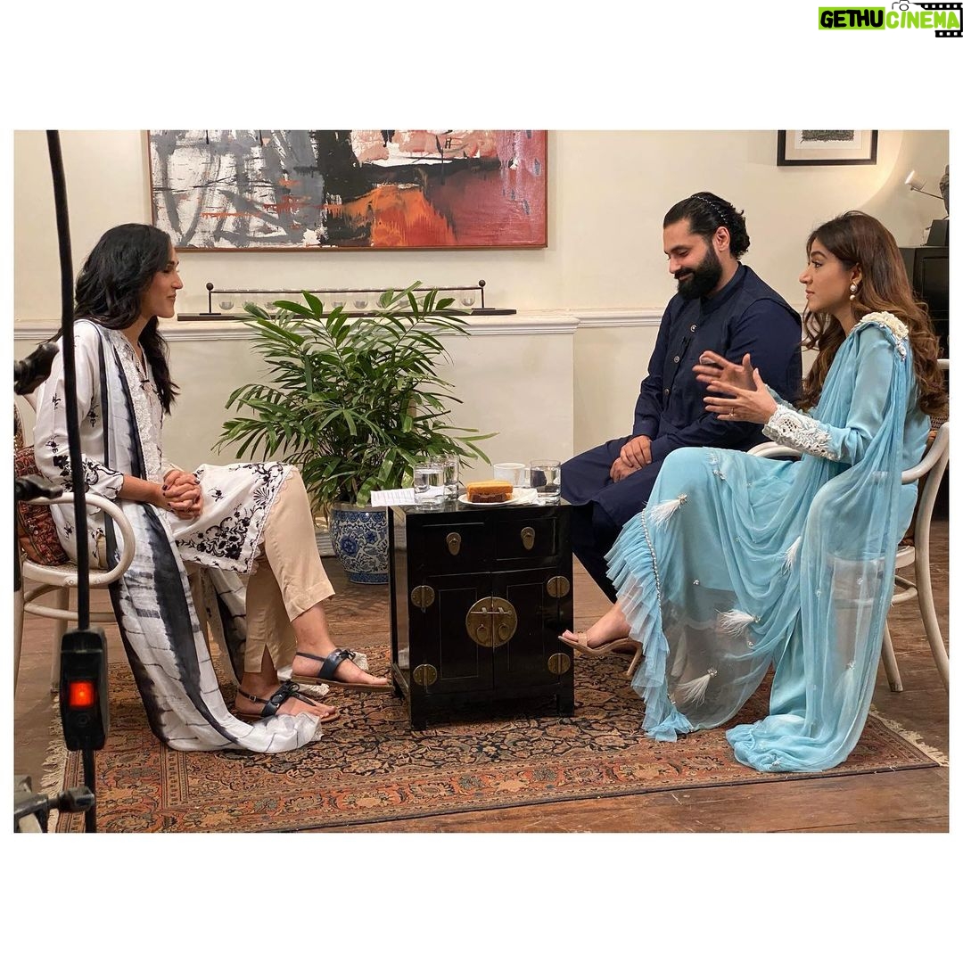 Mansha Pasha Instagram - Our first interview together releases today on Watch Na. Remember to watch “Hello Mira Sethi” tonight. I’m wearing @rozinamunibofficial x @ifrahhumayun with @iyanajewelrystudio and HMU @beenishparvez_official Photography @adil_khan28