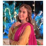 Mansha Pasha Instagram - Fancy Fridays 💐💐