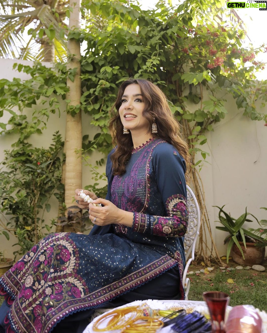 Mansha Pasha Instagram - Mera Pasandeeda Jora by Asim Jofa! @asimjofa @iamasimjofa #AsimJofa #IWearAsimJofa #MeraPasandeedaJora #EidEdit #EidDay #Eid #Celebration #embroideredcollection #EidWear #EidOutfit #EidSpecial #EidOutfitInspo #EidMubarak #outfitoftheday #eidulfitar Styled by @ebrahimjaliawala HMU @nabila_salon