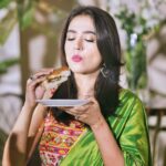 Mansha Pasha Instagram - Burger eating a bun kabab 🍔 @amnaarshadofficial @allurebymht @ebrahimjaliawala @beenishparvez_official