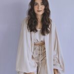 Mansha Pasha Instagram - Outfit : @aeishakhanofficial Styling : @sananver Hair and makeup : @beenishparvez_official Photography : @aliabbas.photography