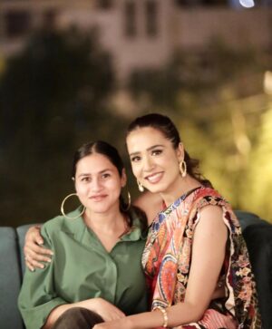 Mansha Pasha Instagram - Love all around ❤️