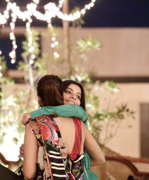 Mansha Pasha Instagram - Love all around ❤️