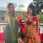 Mansi Srivastava Instagram - May the Daylight keep shining on u and the Coffee never gets cold unless u ordered an ICED one 😝☕️ Much love and more power to u on ur bday 🤞🤞🥂🥂 keep glowing girl 👧 Shine on with the new name and new character ❤️❤️ #abhira ❤️❤️
