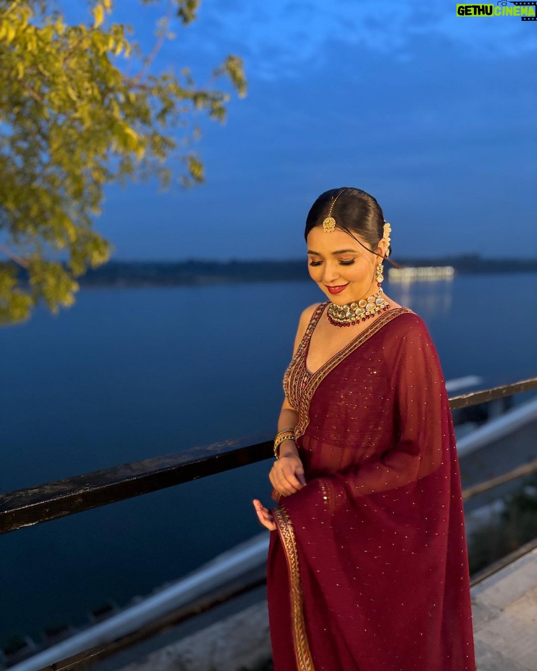 Mansi Srivastava - 110.3K Likes - Almost wearing the Christmas colour šš merry xmas š
Wearing @sochstories
#muah @palak0210 @thebigbangsalon