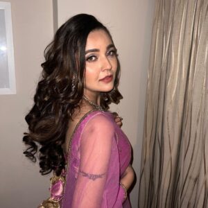 Mansi Srivastava Instagram - What an emotional roller coaster sangeet Night , we weren’t ready for this and such amazing performances by the whole family and friends . Rulaa diyaaa 🥹
Best ever for the best two @shrenuparikhofficial @akshaymhatre11 🧿💜 
Cant wait to see u both married  and how 💜💜💜