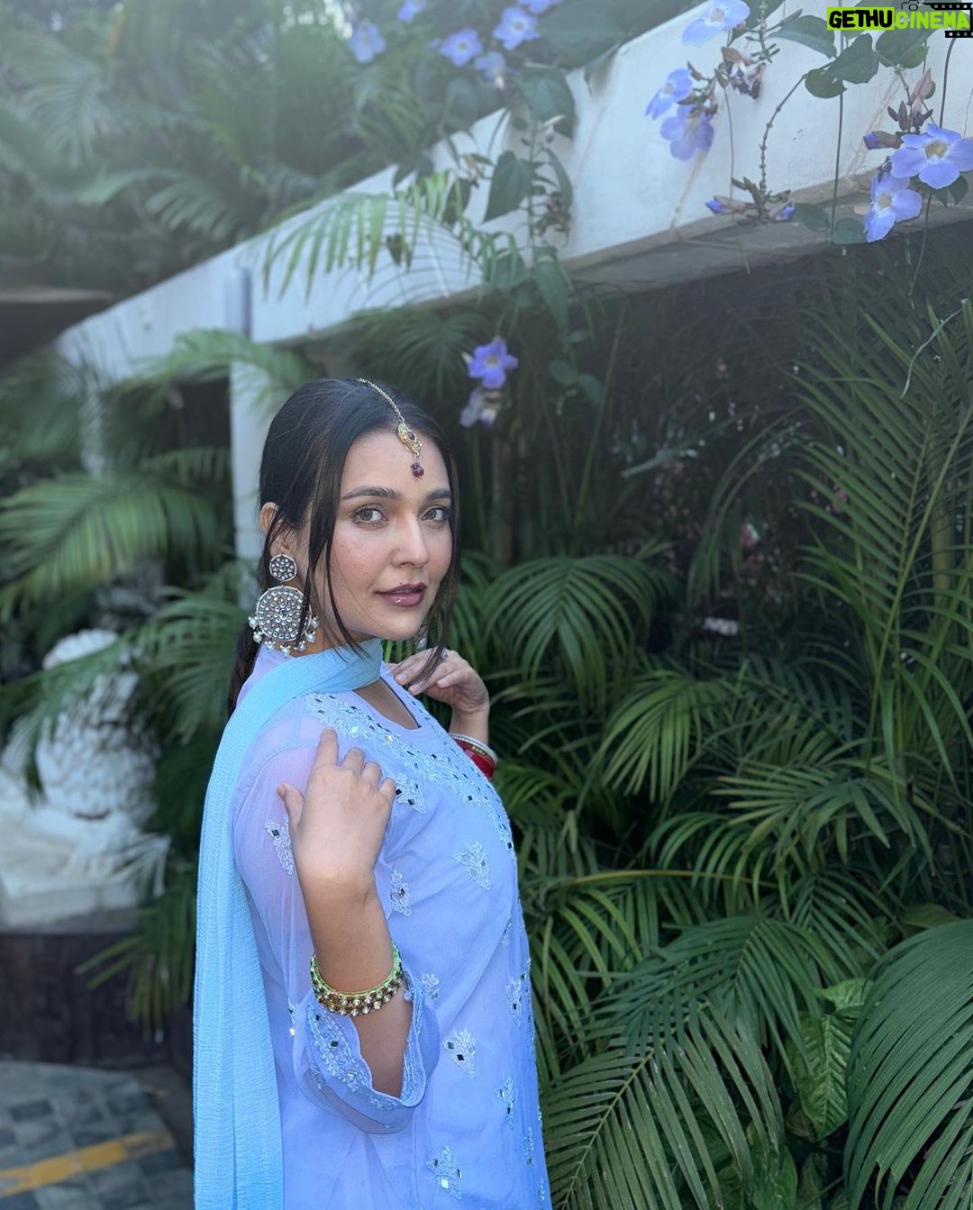 Mansi Srivastava - 53.9K Likes - Bridesmaid pov:
Jaldi se photo kheechwa leti hu fir bride bula legi š
šš„¹
