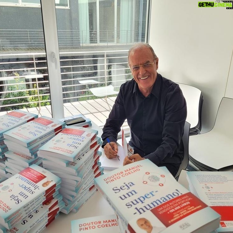Manuel Pinto Coelho Instagram - Primeiros livros da Pré-venda a serem autografados. Garanta o seu, obrigado a todos 🙏