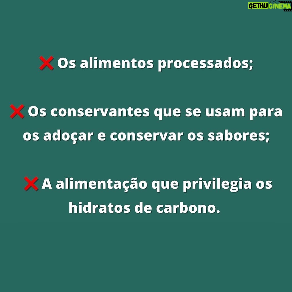 Manuel Pinto Coelho Instagram - Os lacticínios e os cereais foram introduzidos pela Agricultura há cerca de 10 mil anos. Por isso (e não só) é que de há 10 mil anos para cá, houve um considerável aumento de doenças. Cancro, doenças do sistema metabólico e autoimunes. A maior parte dessas doenças tem na sua origem um destes 3 fenómenos: •Intestino ”poroso” - “Leaky Gut”; •Inflamação; •Resistência à insulina; É essa mudança de hábitos que hoje praticamos que deixa os nossos genes "desorientados", pois ainda não se habituaram a estas novas circunstâncias. No Paleolítico, a esperança média de vida podia ser menor, mas vivia-se com mais saúde! Morria-se por outros males que hoje felizmente com os avanços da medicina já não se morre. O FÓRUM MUNDIAL DO SISTEMA IMUNITÁRIO irá reunir um conjunto de personalidades de renome, que atuam diariamente no desenvolvimento das mais recentes práticas clínicas da Medicina com o objetivo de melhorar a qualidade de vida em diversos contextos. 👉Participe no Fórum e faça a sua inscrição no Link da Bio. 👉Site: https://www.doutorpintocoelho.pt/forum-mundial-do-sistema-imunitario @immunesystem_wf @clinica_doutorpintocoelho