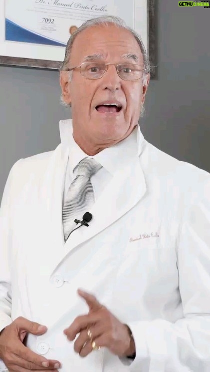 Manuel Pinto Coelho Instagram - O método simples e eficiente para diagnosticar, prevenir e reverter a diabetes tipo 2. «Como Viver Sem Diabetes» pretende ajudar quem já foi diagnosticado com esta doença, bem como quem já dela padece há vários anos e quer encontrar outra solução que não a farmacológica. A pergunta que se impõe é porque não evitar a todo o custo este cenário, em vez de lidar com as consequências? Saiba como, através de gestos simples e mudanças quotidianas, em «Como Viver Sem Diabetes» que chegou ontem às livrarias. #LeYa #OficinadoLivro #DoutorManuelPintoCoelho #ComoViverSemDiabetes #Novidade