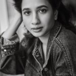 Manvita Kamath Instagram - In frame Actress : @realmanvitakamath 📸 . @sandeep.mv @_sunburstt_ Styled by : @varshini_janakiram @stilerush_by_varshinijanakiram 💄& 💇‍♀️ @abhilasha_kulkarni @harshasingh512 @thenichelabel Shot with @nikonindiaofficial #Z9 & lit with @profoto #B1x #manvithakamath #sandeepmv #portraitsbySMV #sunburstt #nikonZ9 #portrait Bangalore, India