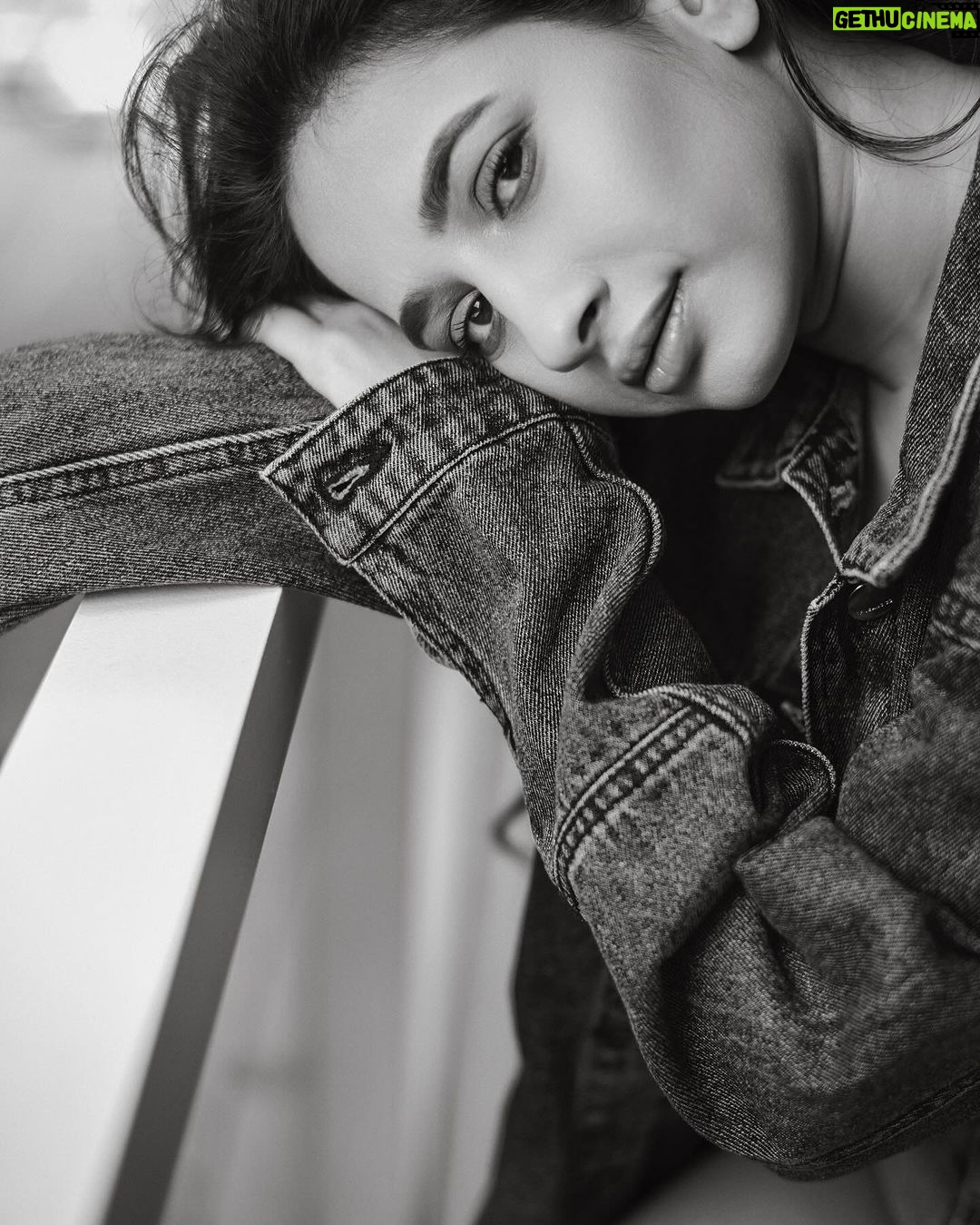 Manvita Kamath Instagram - In frame Actress : @realmanvitakamath 📸 . @sandeep.mv @_sunburstt_ Styled by : @varshini_janakiram @stilerush_by_varshinijanakiram 💄& 💇♀️ @abhilasha_kulkarni @harshasingh512 @thenichelabel Shot with @nikonindiaofficial #Z9 & lit with @profoto #B1x #manvithakamath #sandeepmv #portraitsbySMV #sunburstt #nikonZ9 #portrait Bangalore, India