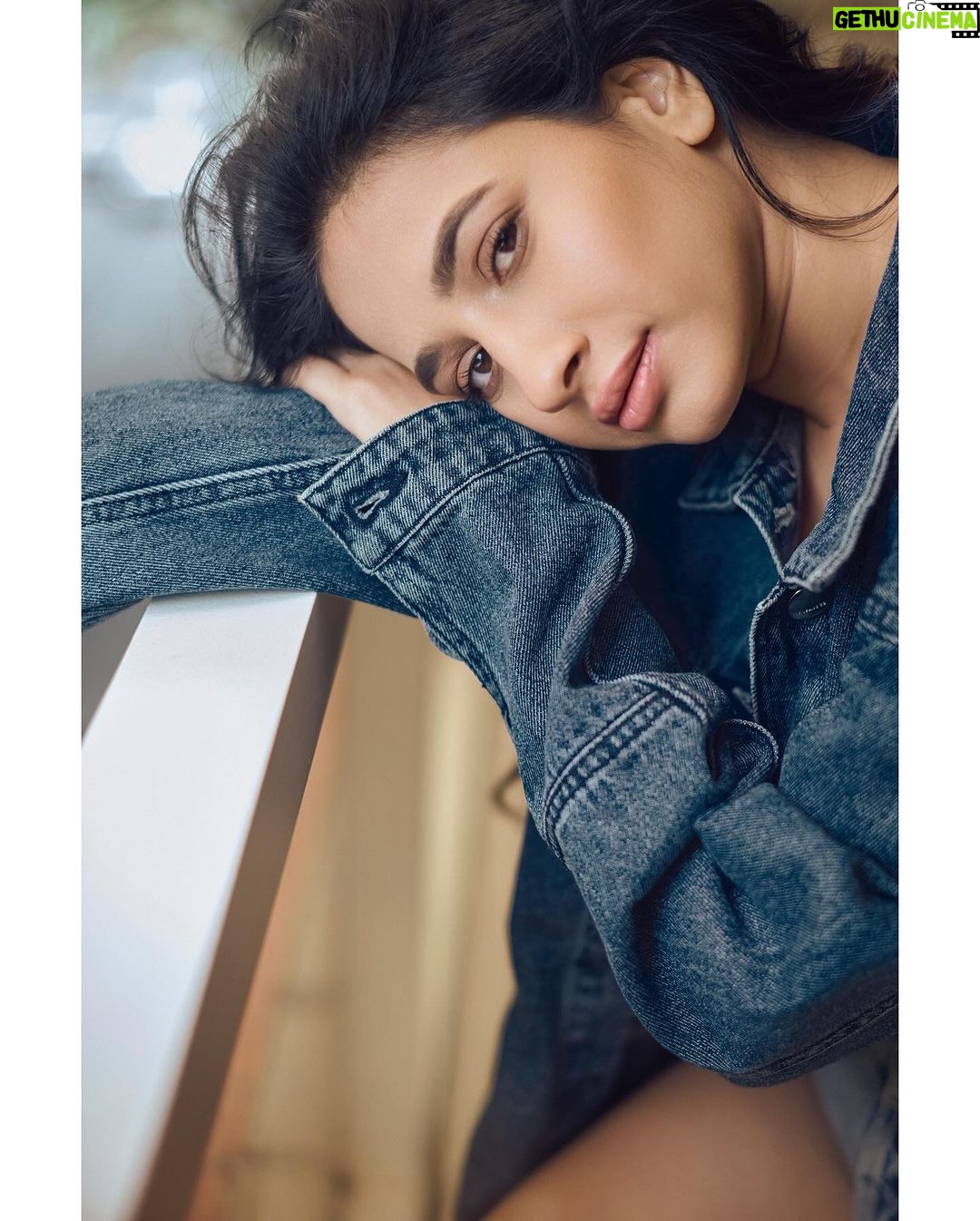 Manvita Kamath Instagram - I know, right? I can't believe how fast this year has flown by! Are you excited for the new year? 🎉🎊🤩🧿 . . @sandeep.mv @varshini_janakiram @stilerush_by_varshinijanakiram @makeupbyabhilasha @harshasingh512