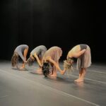Marcella Landeiro Instagram - 6 semanas, 5 cidades, 19 apresentações. nunca fui tão feliz. pra mim o palco é o melhor lugar do mundo, e que sorte a minha passar essa temporada ao lado dessas 3 mulheres tão admiráveis: @gabrielaleitelima @jackyleal e @thaiskuwae 🥹 teve muito choro, muita risada, muita sintonia, muito acolhimento, crescimento, amadurecimento, reconhecimento, cura, doação, respeito, carinho, memes e roxos. um agradecimento especial ao muso ensaiador @gleyssonmoreira que tem a mente mais criativa, pirada e bonita que já vi. te ver existir é um privilégio e ter seus olhos me guiando é uma honra. 🤤 gratidão imensa à equipe que tornou isso possível: @verabicalho @henriquerodovalho @marcidornelas @carvalhogisele @sergioteatro obrigada @quasarciadedanca obrigada @sesisp obrigada jesusinho. 🥹🫶🏼