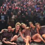 Marcella Landeiro Instagram - 6 semanas, 5 cidades, 19 apresentações. nunca fui tão feliz. pra mim o palco é o melhor lugar do mundo, e que sorte a minha passar essa temporada ao lado dessas 3 mulheres tão admiráveis: @gabrielaleitelima @jackyleal e @thaiskuwae 🥹 teve muito choro, muita risada, muita sintonia, muito acolhimento, crescimento, amadurecimento, reconhecimento, cura, doação, respeito, carinho, memes e roxos. um agradecimento especial ao muso ensaiador @gleyssonmoreira que tem a mente mais criativa, pirada e bonita que já vi. te ver existir é um privilégio e ter seus olhos me guiando é uma honra. 🤤 gratidão imensa à equipe que tornou isso possível: @verabicalho @henriquerodovalho @marcidornelas @carvalhogisele @sergioteatro obrigada @quasarciadedanca obrigada @sesisp obrigada jesusinho. 🥹🫶🏼
